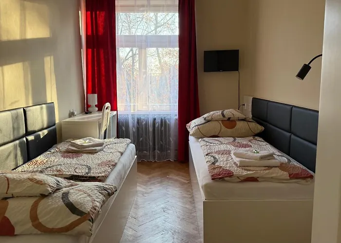 罗多斯特旅馆 3* 波杰布拉迪